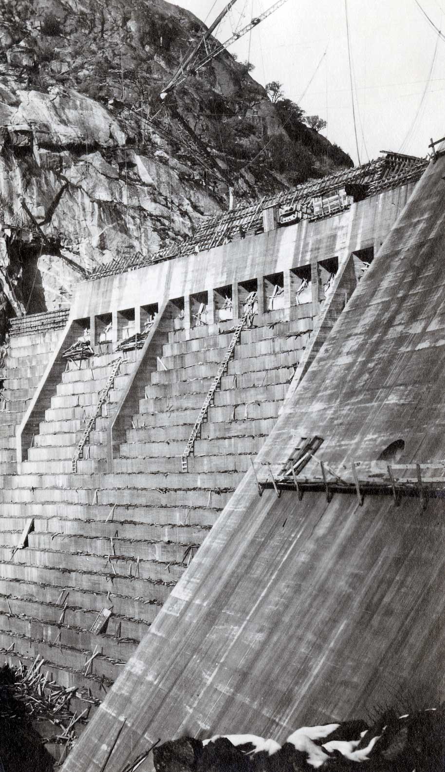 Image of the completed dam.